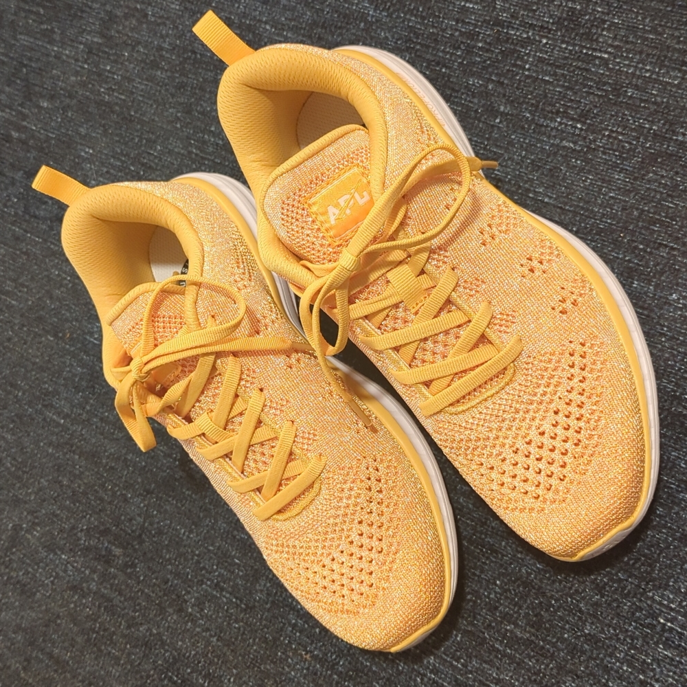APL Techloom Pro tennis shoes